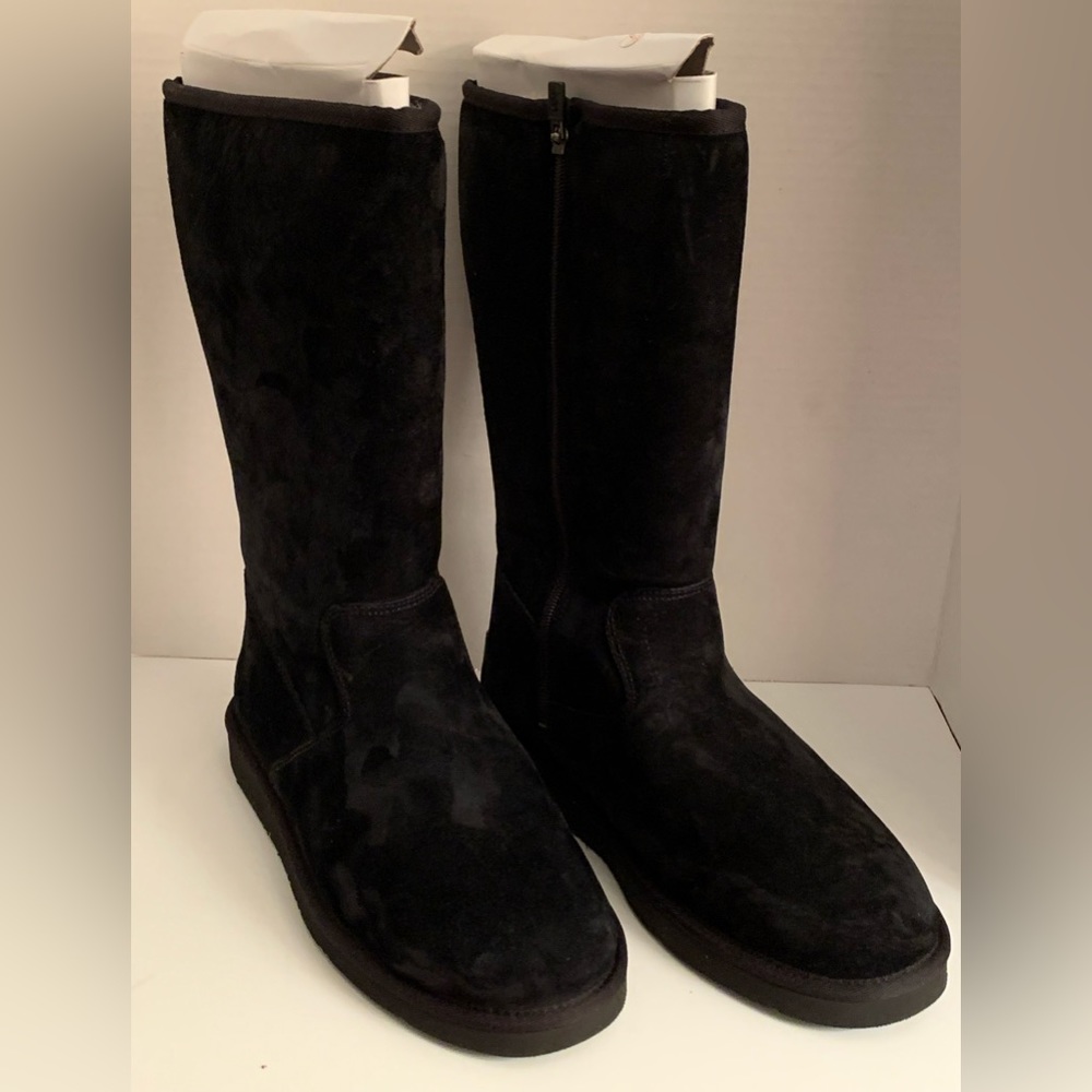 UGG Women’s Sumner Black Suede Boots -Size 11